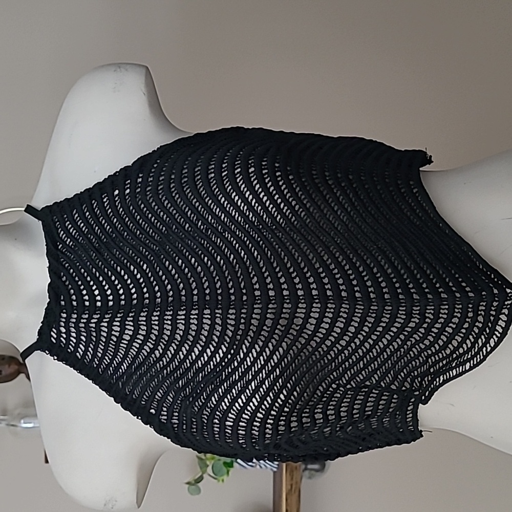 Windsor Crop Top - Picture 2 of 7